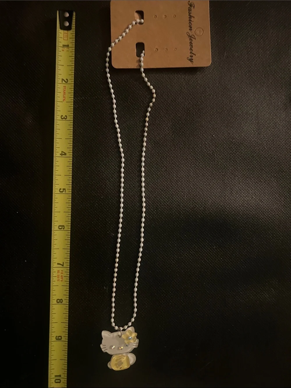 Fashion Jewelry White and Yellow Cat Pendant Beaded Necklace